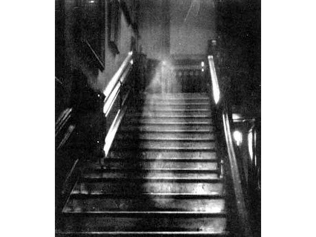 Ghostly Hall of Fame The restless spirits of Anne Boleyn, Abraham Lincoln, and other famous ghosts have been haunting halls for centuries