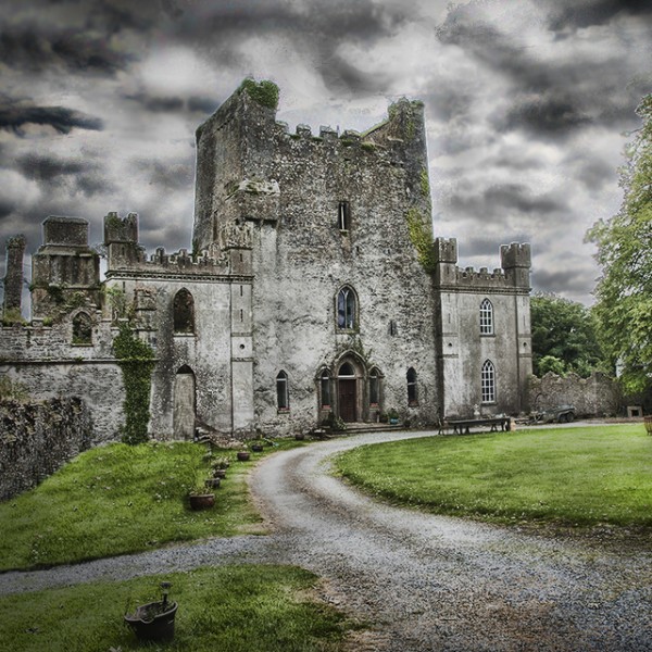 Bloody Red History of Ireland’s Haunted Leap Castle Grisly past, swarming with spirits