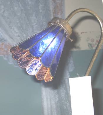 Story Inn Blue Lady lamp