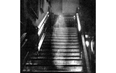 Ghostly Hall of Fame The restless spirits of Anne Boleyn, Abraham Lincoln, and other famous ghosts have been haunting halls for centuries