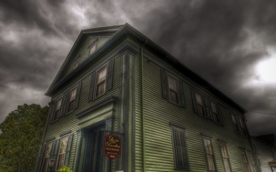 America’s Creepiest Museums From walls of skulls and anatomical anomalies, to haunted dolls, evil dummies, and horror film culture