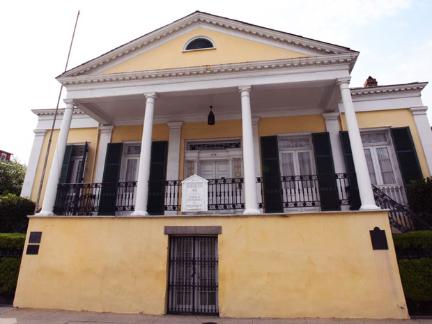 Haunted History of New Orleans’ Beauregard-Keyes House Confederate soldiers and haunted dolls