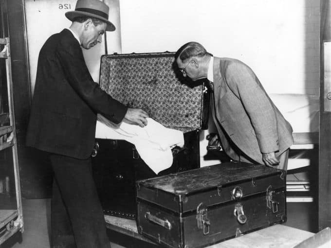 Digging into Winnie Ruth Judd and the Notorious Los Angeles Trunk Murders with Dr. Clarissa Cole on After Hours AM/The Criminal Code Death and travel accessories